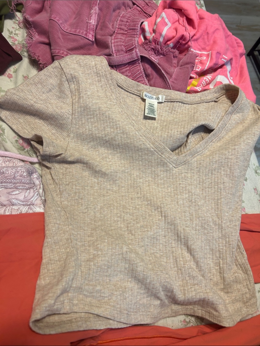 Bozzolo Girls Ribbed V-Neck Tee in Light Beige Heather